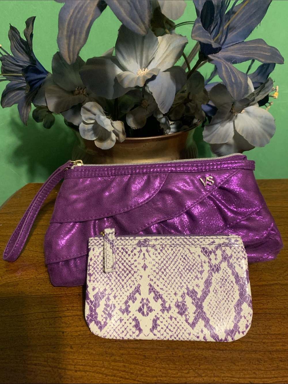 It’s bundle time! Victoria Secret/Estee Lauder 2pc Purple Bag Set